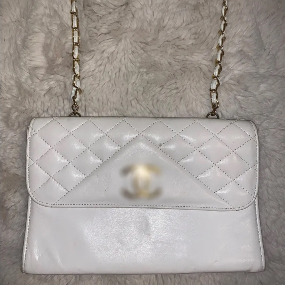 White Quilt Pattern Purse with Gold Hardware